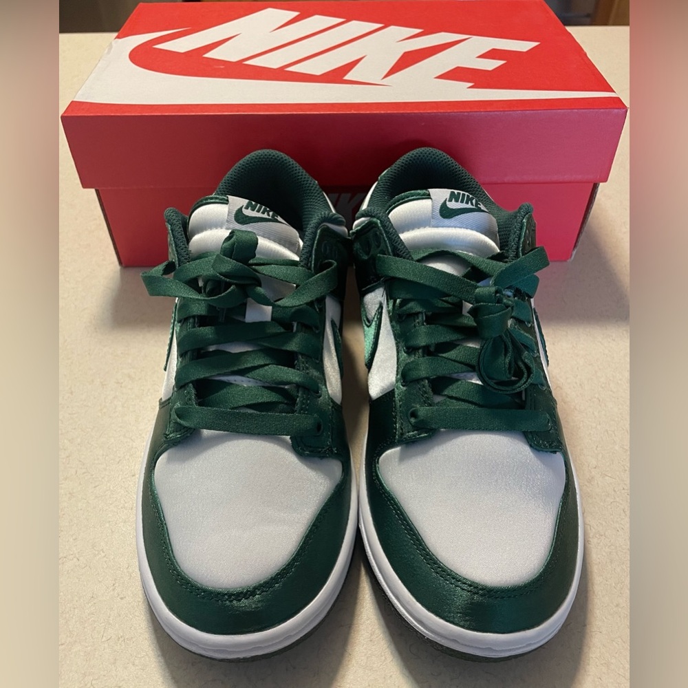 Nike Dunk Low in White/Team Green